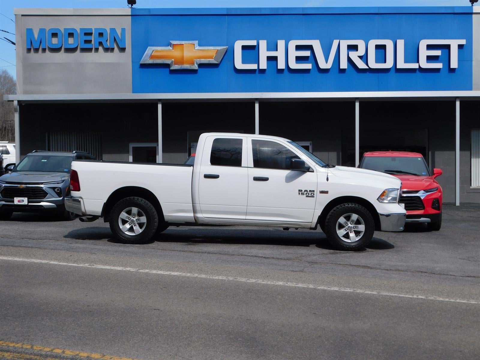 2019 RAM 1500 Classic Tradesman in White — front three-quarter view